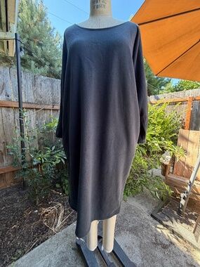 Taylor Jay Joyce Dress Black Knit  Round Neck Tunic dress